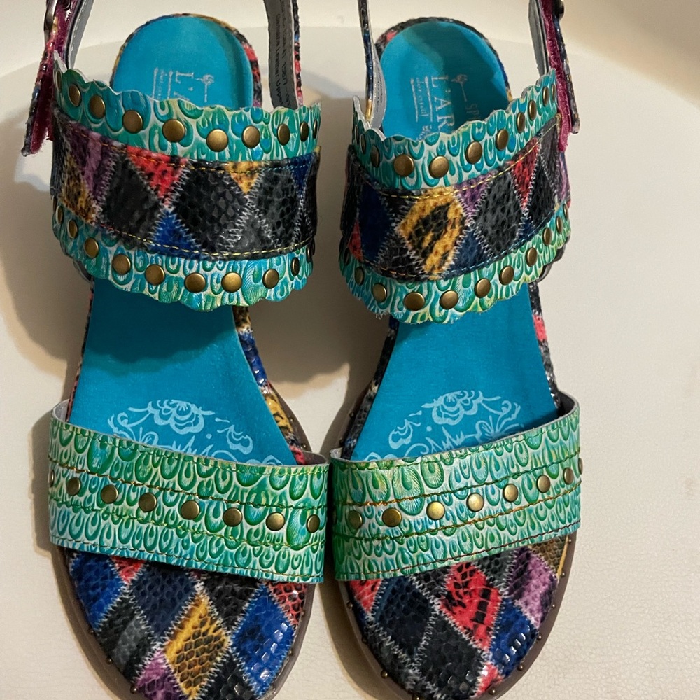 L'ATISTE Multicolor Patterned Sandals